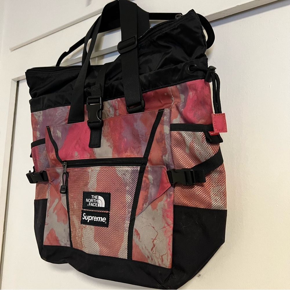 SUPREME x The North Face adventure tote bag. Pink dyed look. Embroidered logo. - Picture 2 of 4